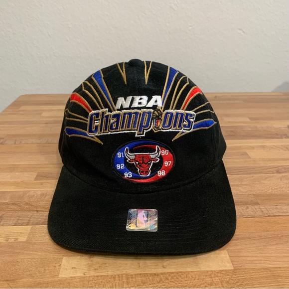 Vintage STARTER NBA Basketball Chicago Bulls 3 Peat NBA Champions Hat Strap Back - Picture 1 of 8